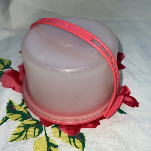 Vintage Tupperware Baking Set 4cp Batter Bowl, 2 Mini-Cake Holders & Rolling Pin - Picture 6 of 11